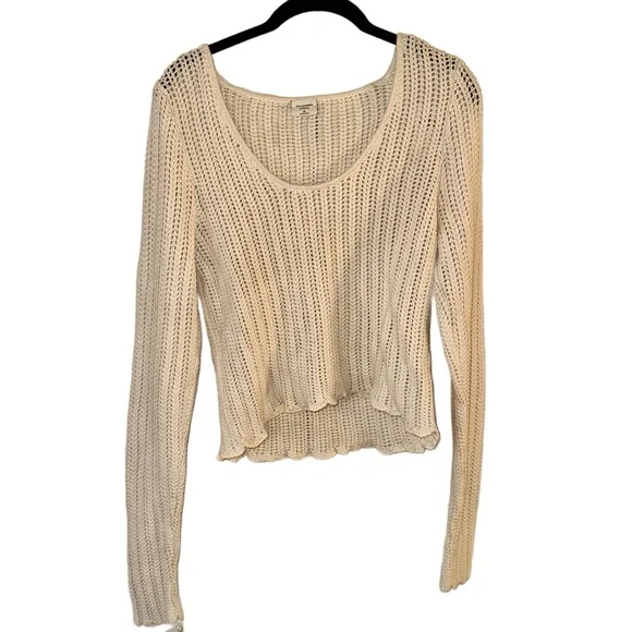 NWT Abercrombie Cream Knit Women's Top- Size Medium - Picture 2 of 10